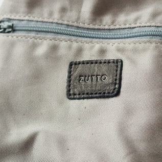 ZUTTOロゴの刻印 ZUTTOロゴの刻印