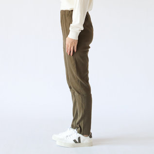 身長162cm(カーキM)