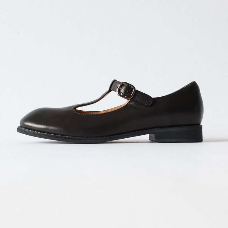 T-STRAP SHOES／ARTESANOS / Shop ZUTTO for the long lasting