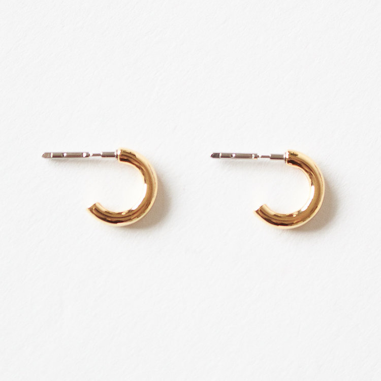 キャッチレスピアス EMBRACE micro(Gold)