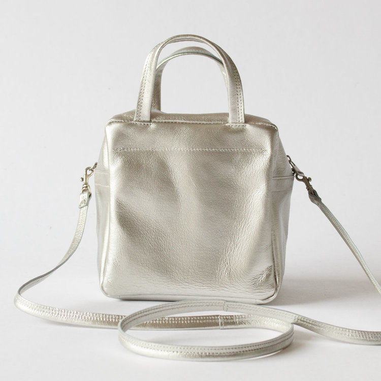LUSTRA 2WAYキューブポシェット(silver)