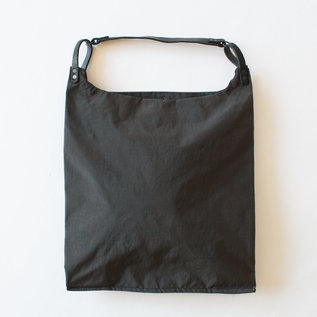 弱撥水シュリンクナイロン LELILUSU L(CHARCOAL) 弱撥水シュリンクナイロン LELILUSU L(CHARCOAL)