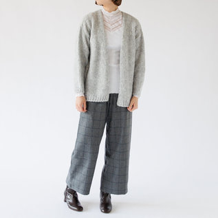 LIGHT GREY、身長165cm LIGHT GREY、身長165cm