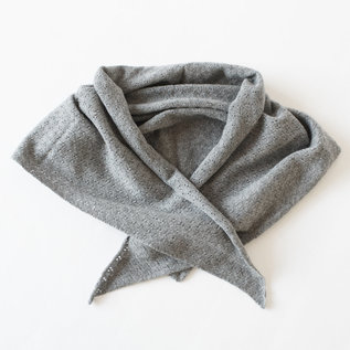 CASHMERE TRIANGLE HEAD SCARF
