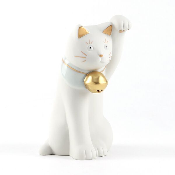 左手を挙げた招猫は人を招くと言われています