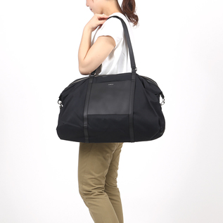 BLACK WITH BLACK LEATHER（モデル身長：162cm）