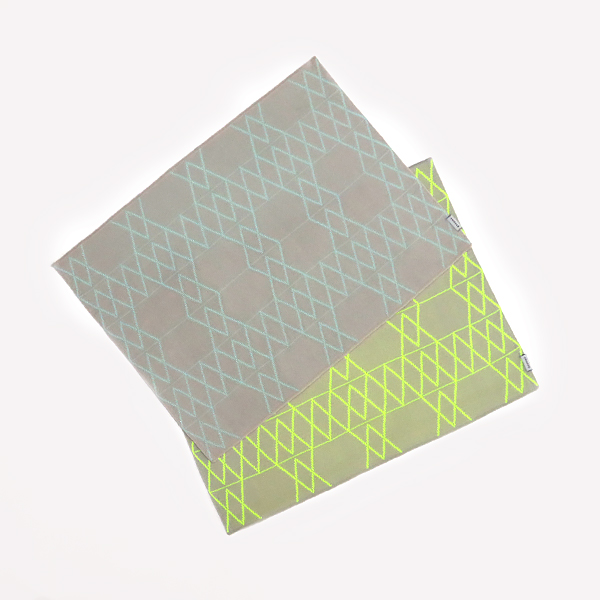 上：MINT、下：YELLOW