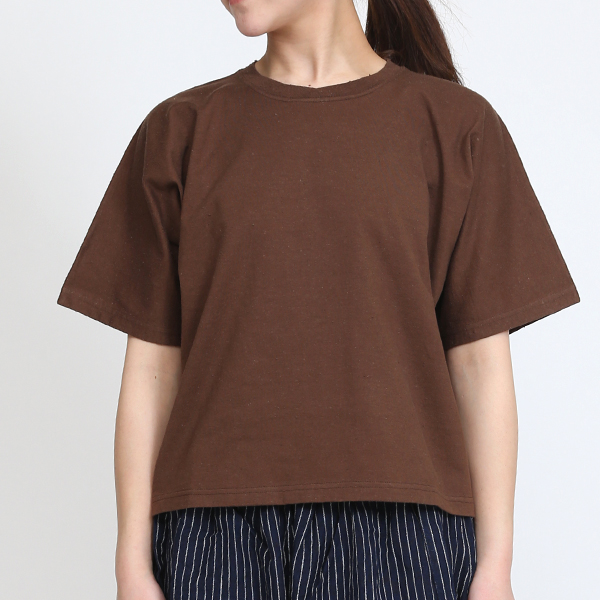 BROWN(モデル身長:162cm) BROWN(モデル身長:162cm)