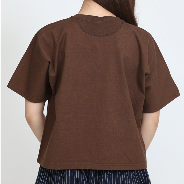 BROWN(モデル身長:162cm) BROWN(モデル身長:162cm)