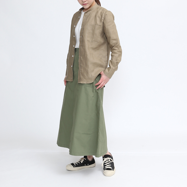 KHAKI（モデル身長：162cm）