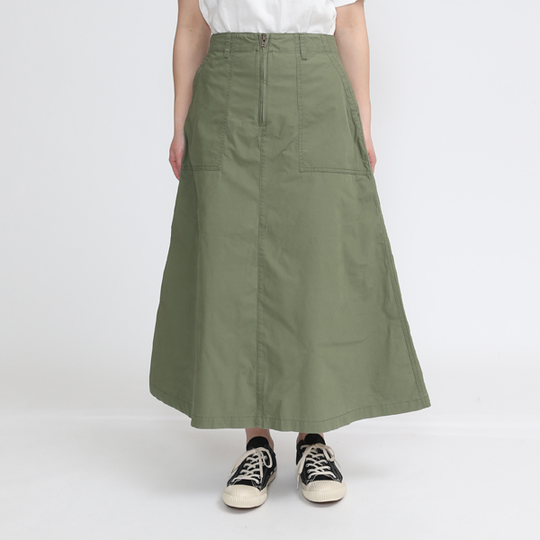 KHAKI（モデル身長：162cm）