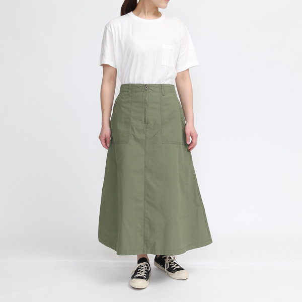 KHAKI（モデル身長：162cm）