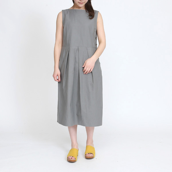 GREY（モデル身長：162cm）