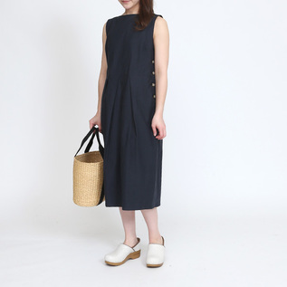 NAVY（モデル身長：162cm）