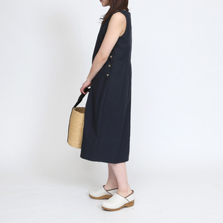 NAVY（モデル身長：162cm）