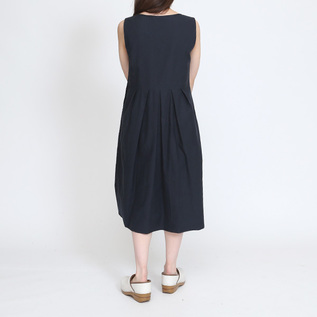 NAVY（モデル身長：162cm）