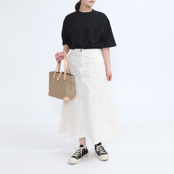 BLACK （モデル身長：162cm、着用サイズ：M）