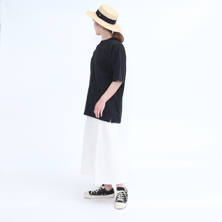 BLACK (モデル身長:162cm、着用サイズ:M) BLACK (モデル身長:162cm、着用サイズ:M)