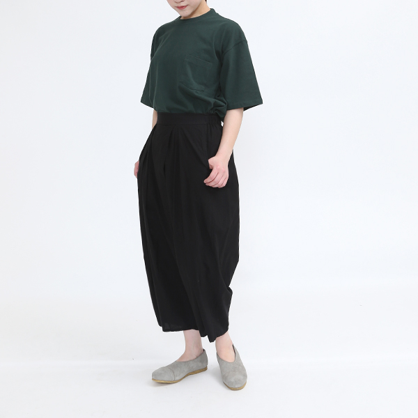 DARKGREEN （モデル身長：162cm、着用サイズ：M）