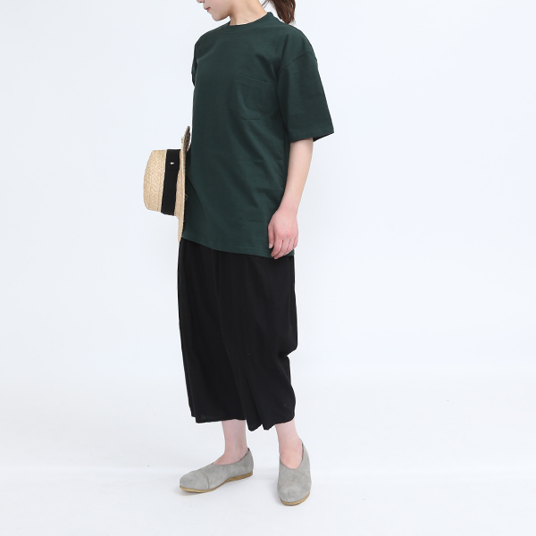 DARKGREEN （モデル身長：162cm、着用サイズ：M）