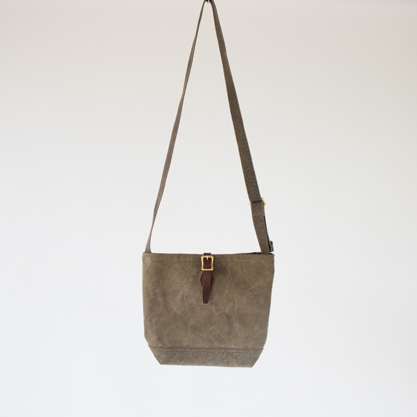 BUCKET SHOULDER（OLIVE）