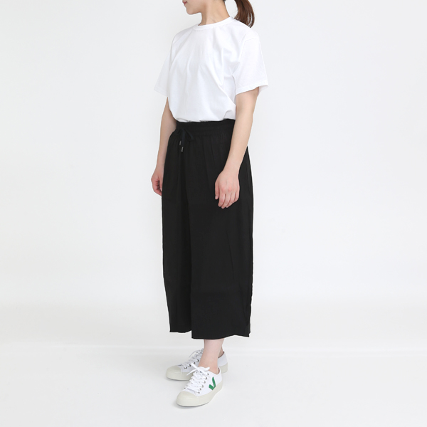 WHITE（モデル身長：162cm）