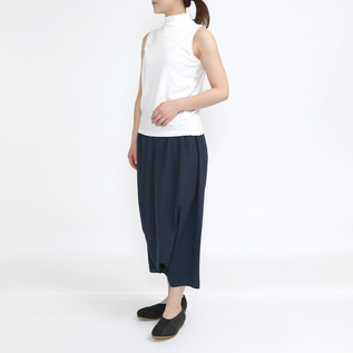 WHITE(モデル身長:162cm) WHITE(モデル身長:162cm)