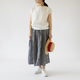 WHITE(モデル身長:162cm) WHITE(モデル身長:162cm)