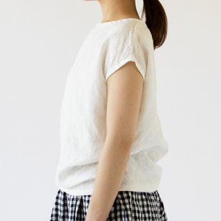 WHITE(モデル身長:162cm) WHITE(モデル身長:162cm)