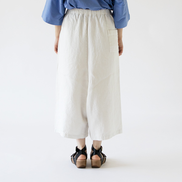 VINTAGE WHITE（モデル身長：162cm）