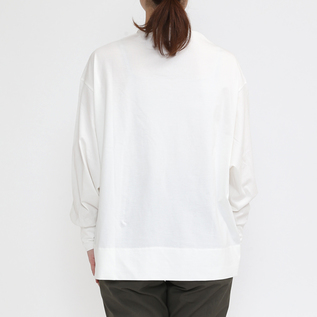 OFF WHITE（モデル身長：162cm）