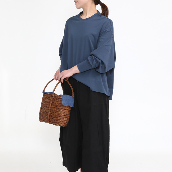 BLUE（モデル身長：162cm）