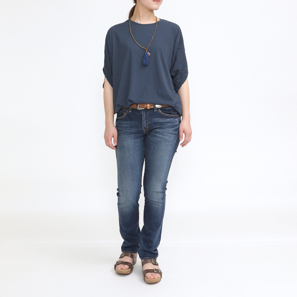 BLUE（モデル身長：162cm）