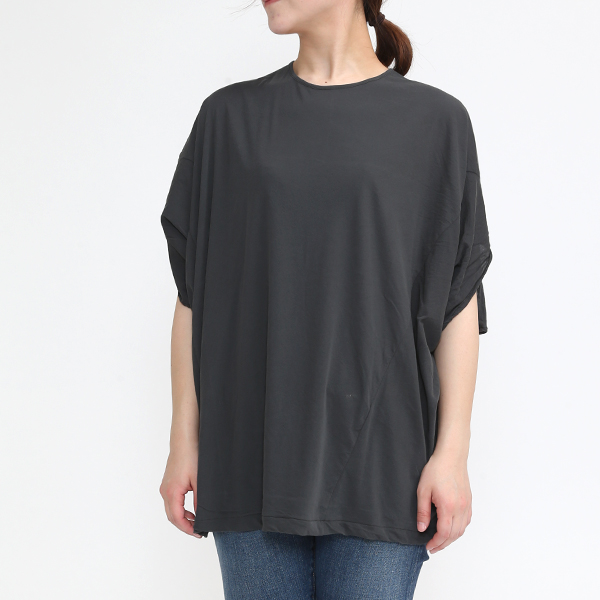 CHARCOAL GRAY（モデル身長：162cm）