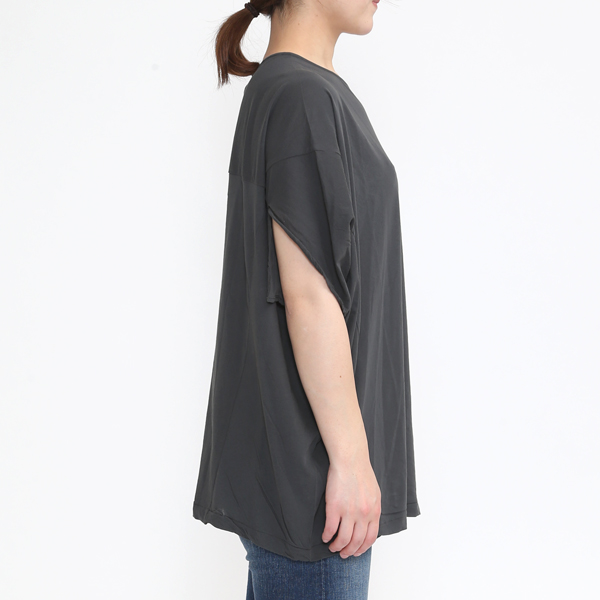 CHARCOAL GRAY（モデル身長：162cm）