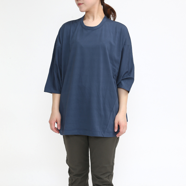 BLUE（モデル身長：162cm）