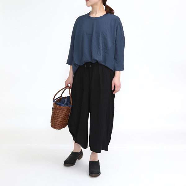 BLUE（モデル身長：162cm）