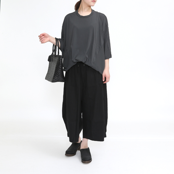 CHARCOAL GRAY（モデル身長：162cm）