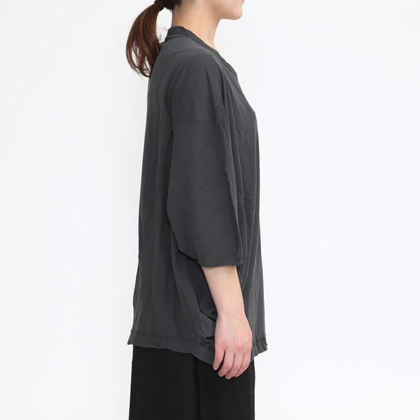 CHARCOAL GRAY（モデル身長：162cm）