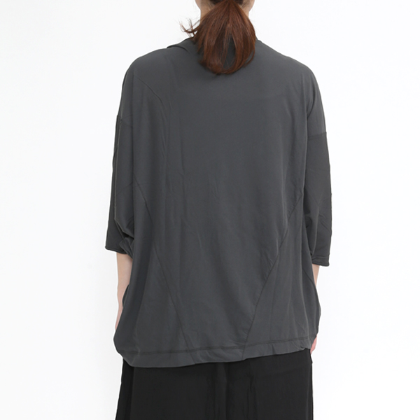 CHARCOAL GRAY（モデル身長：162cm）