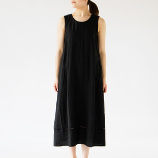 BLACK（モデル身長：162cm）