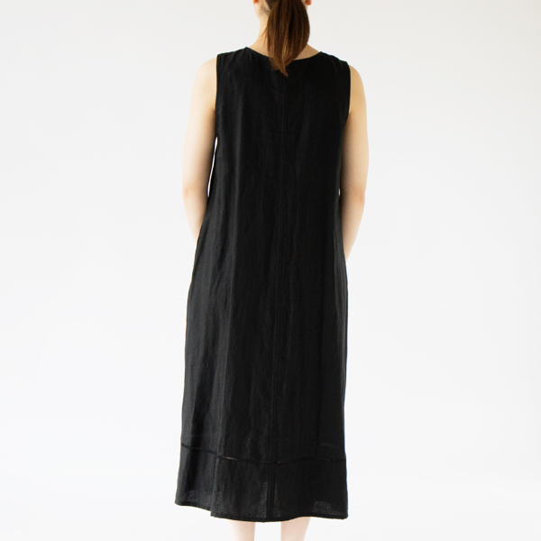BLACK（モデル身長：162cm）
