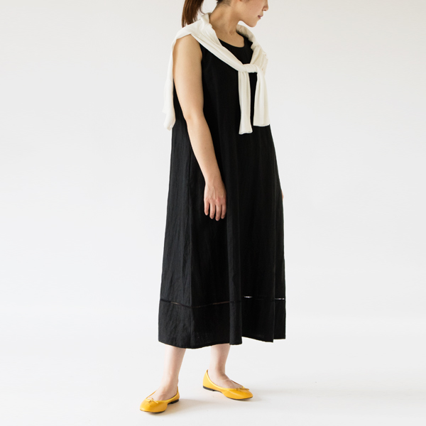 BLACK（モデル身長：162cm）