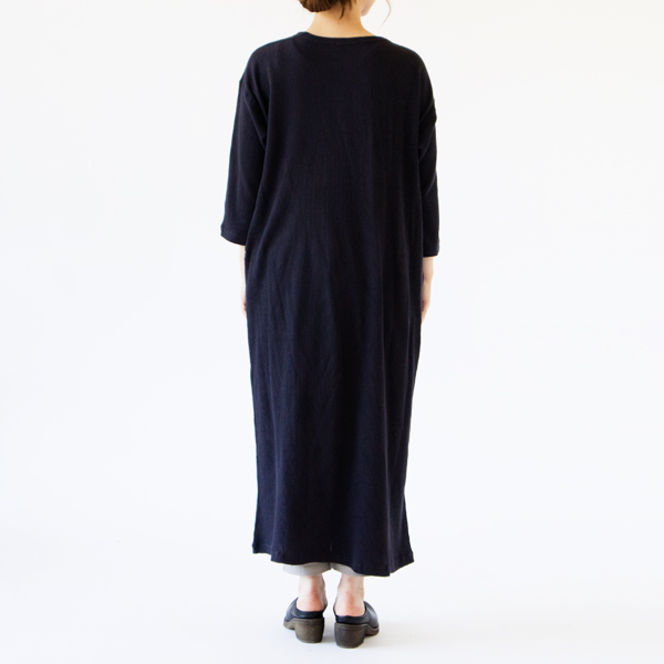 NAVY（モデル身長：162cm）
