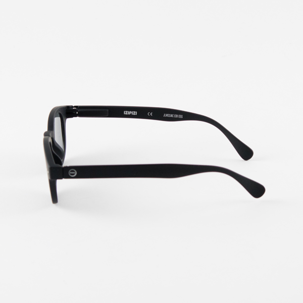 横からの様子（BLACK）