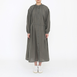 モデル身長163cm/体重51kg(KHAKI)