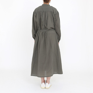 モデル身長163cm/体重51kg(KHAKI)