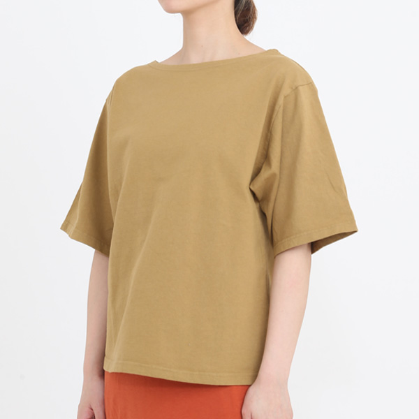 KHAKI（モデル身長：163cm）