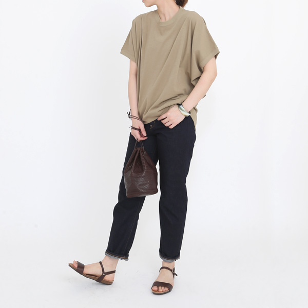 KHAKI（モデル身長：163cm）