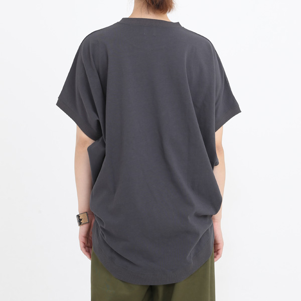 GREY（モデル身長：163cm）